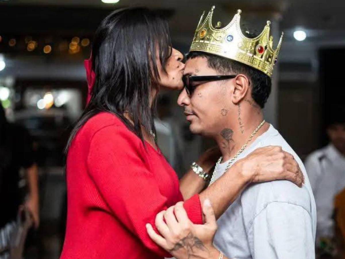 Lipstickfables lanza dardo a Supremo: “Busca terapia”