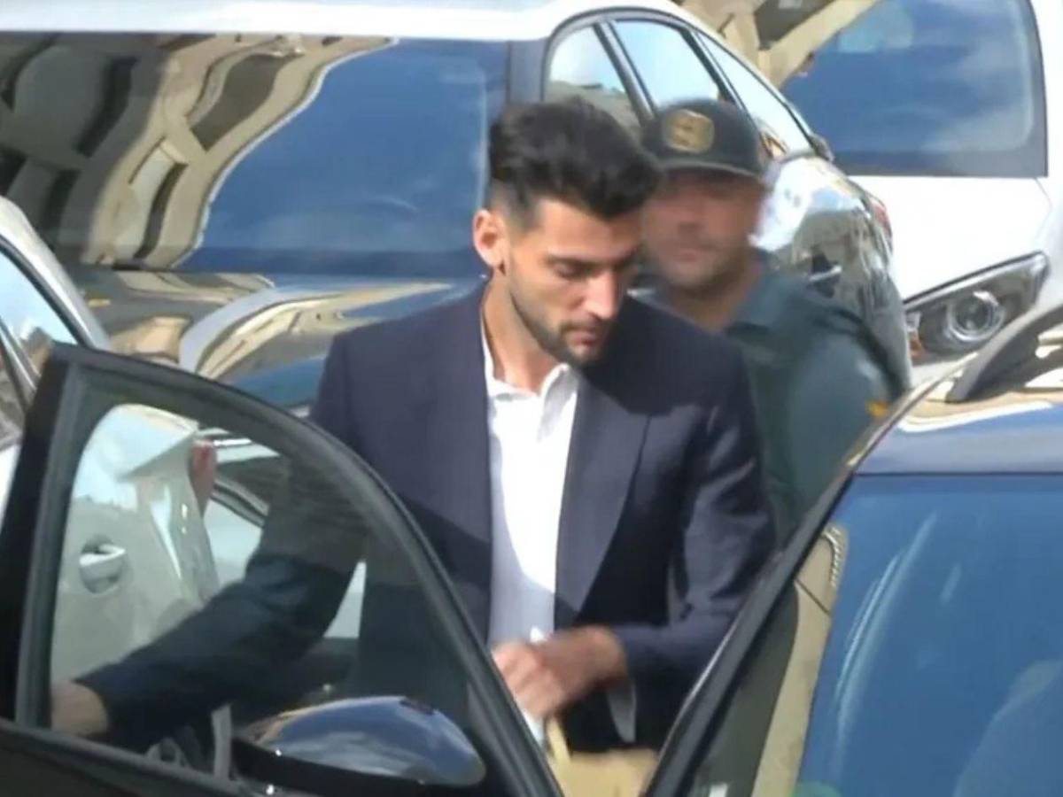 Futbolista español es acusado de racismo y la Fiscalía pide 10 años por agresión sexual