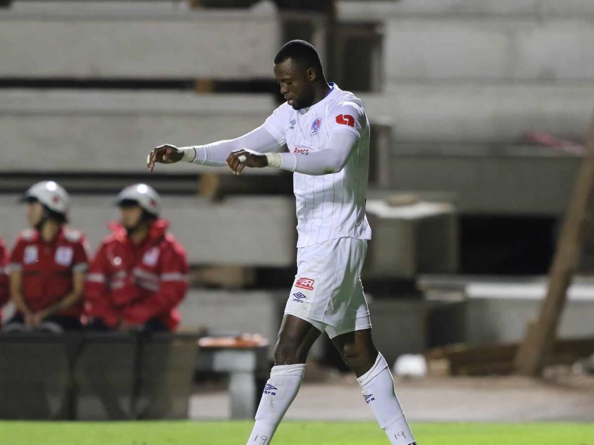 Yustin Arboleda celebrando el gol del empate parcial .