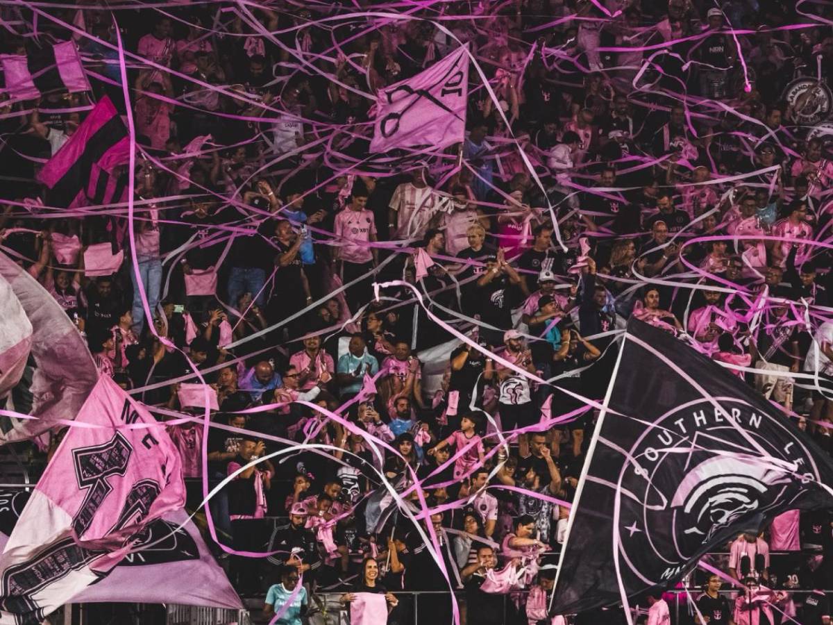 Messi con pelea y beso inusual en consagración del Inter Miami