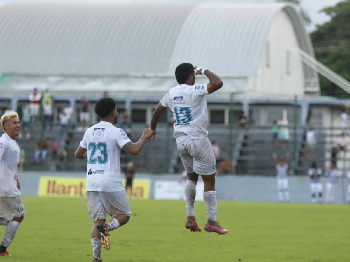 Polémico error arbitral, brutal enfado de Olancho y la fan sexy del Platense