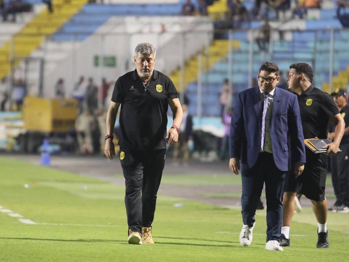 El 'frío' festejo de figura de Motagua, sufrimiento de Real España, susto y enfado