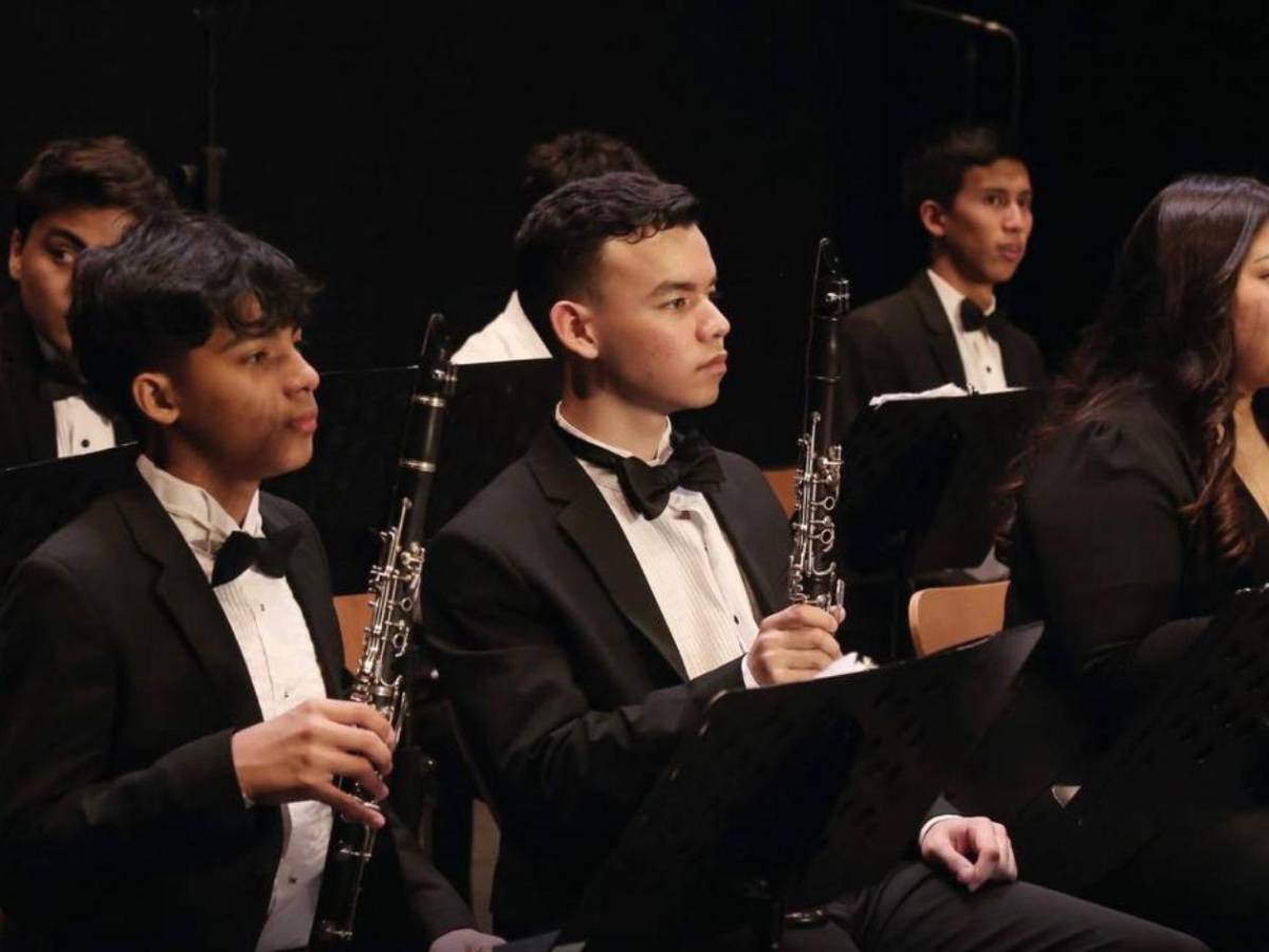 Orquesta Victoriano López lleva el talento musical de Honduras a escenarios de España