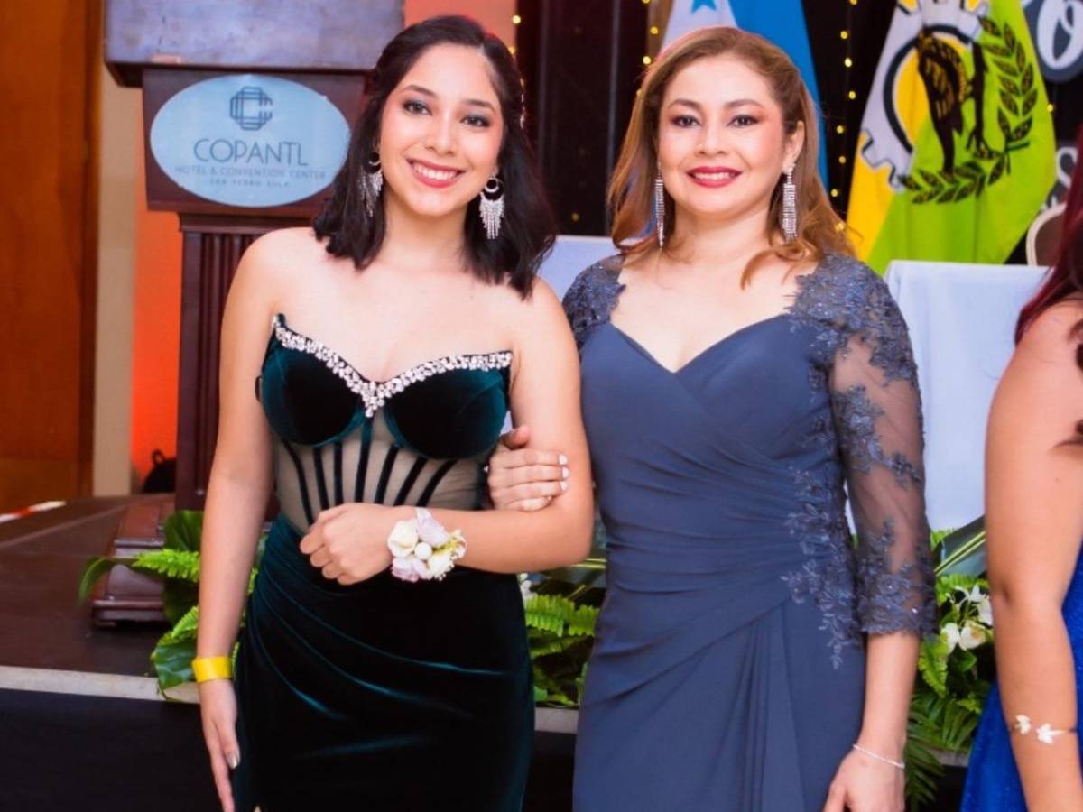 Seniors de la Saint Paul Academy celebran su logro académico