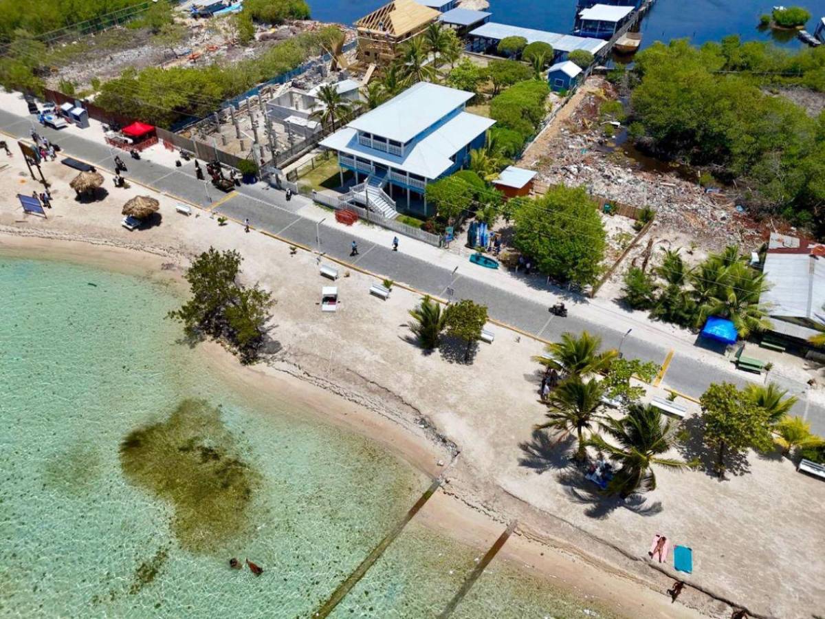 Gobierno inaugura rompeolas para proteger Utila y abrir puertas al turismo