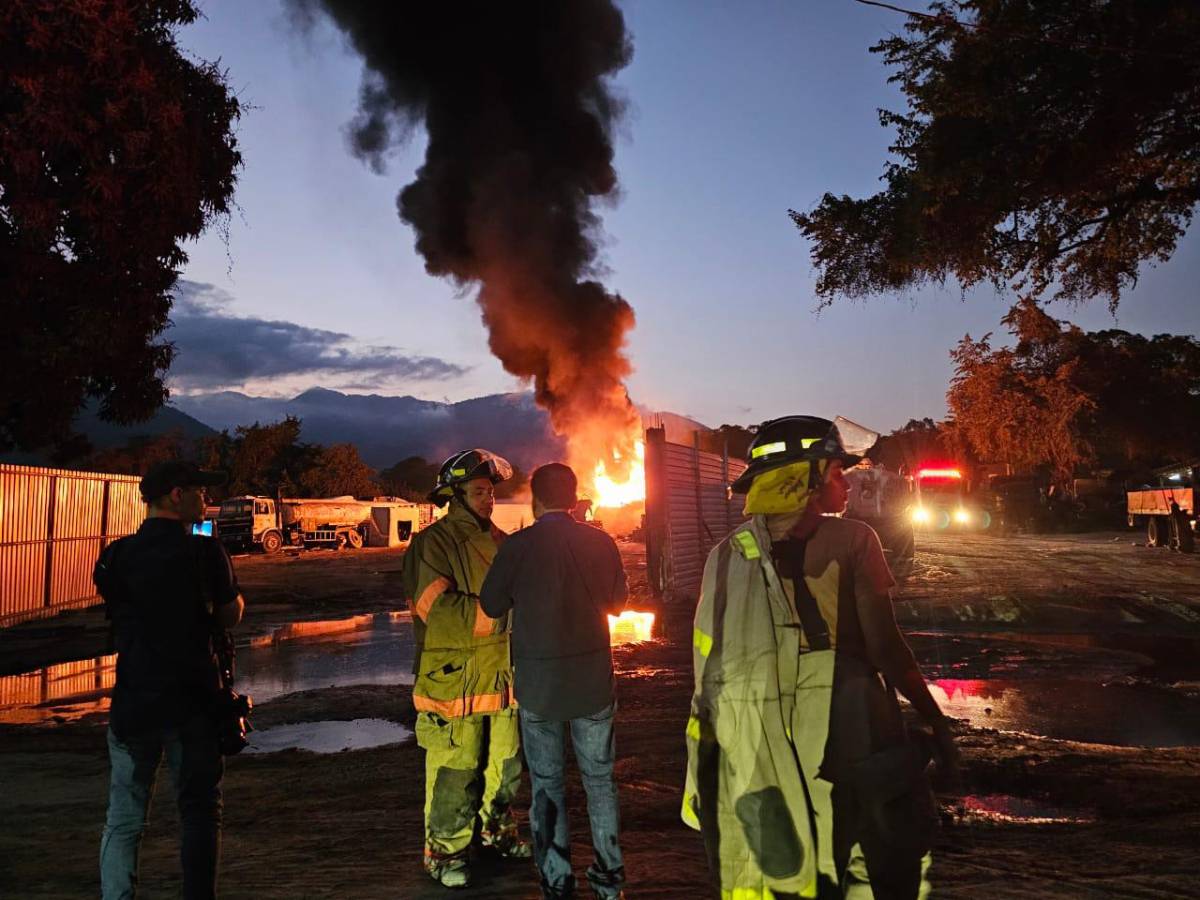 Reclaman cuerpo de joven que murió en explosión de cisternas