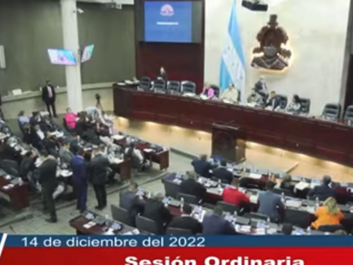 En este Congreso no se merece que aprueben bono, dice Marlon Lara