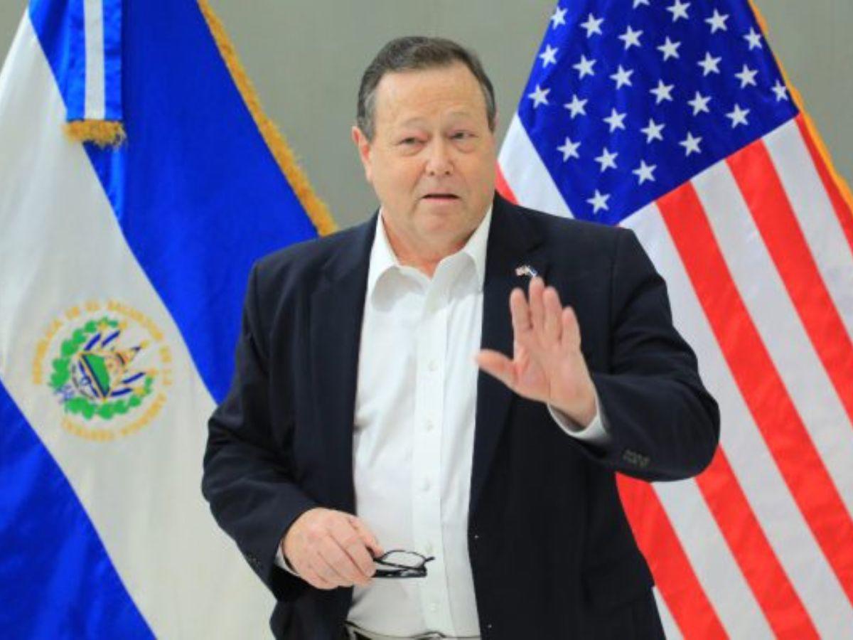 Embajador de EEUU reconoce esfuerzo de El Salvador contra la trata de persona