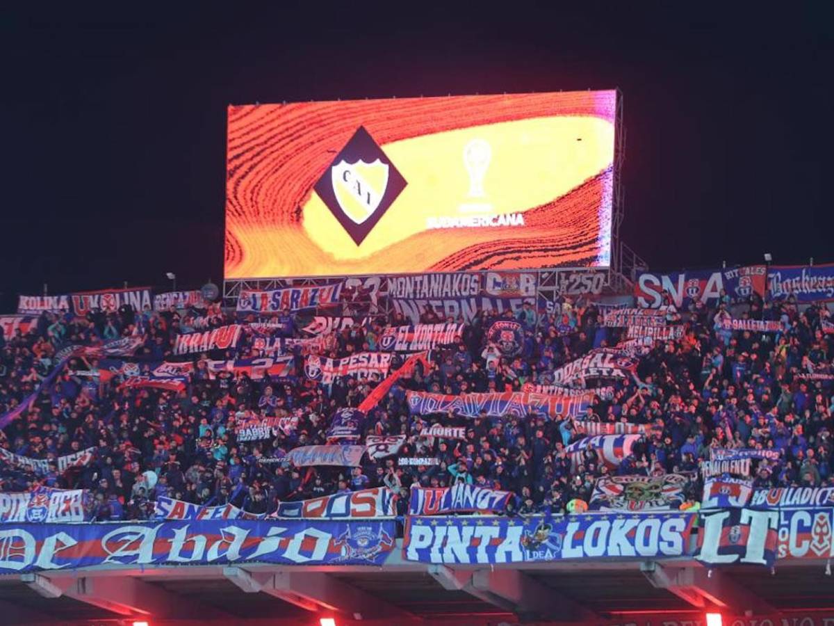 Imágenes sensibles: pelea de barras de Independiente y U de Chile deja heridos de gravedad