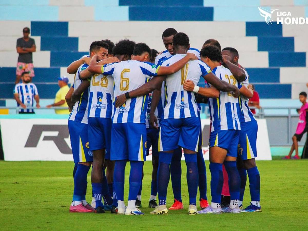 La More, manos a las obras en el Victoria: charla y convenció a dos jugadores a volver al club