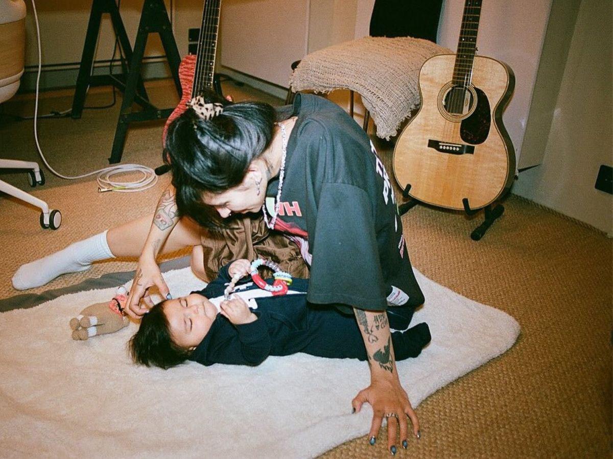 Cazzu inicia proceso legal para prohibir que su hija conviva con Ángela Aguilar