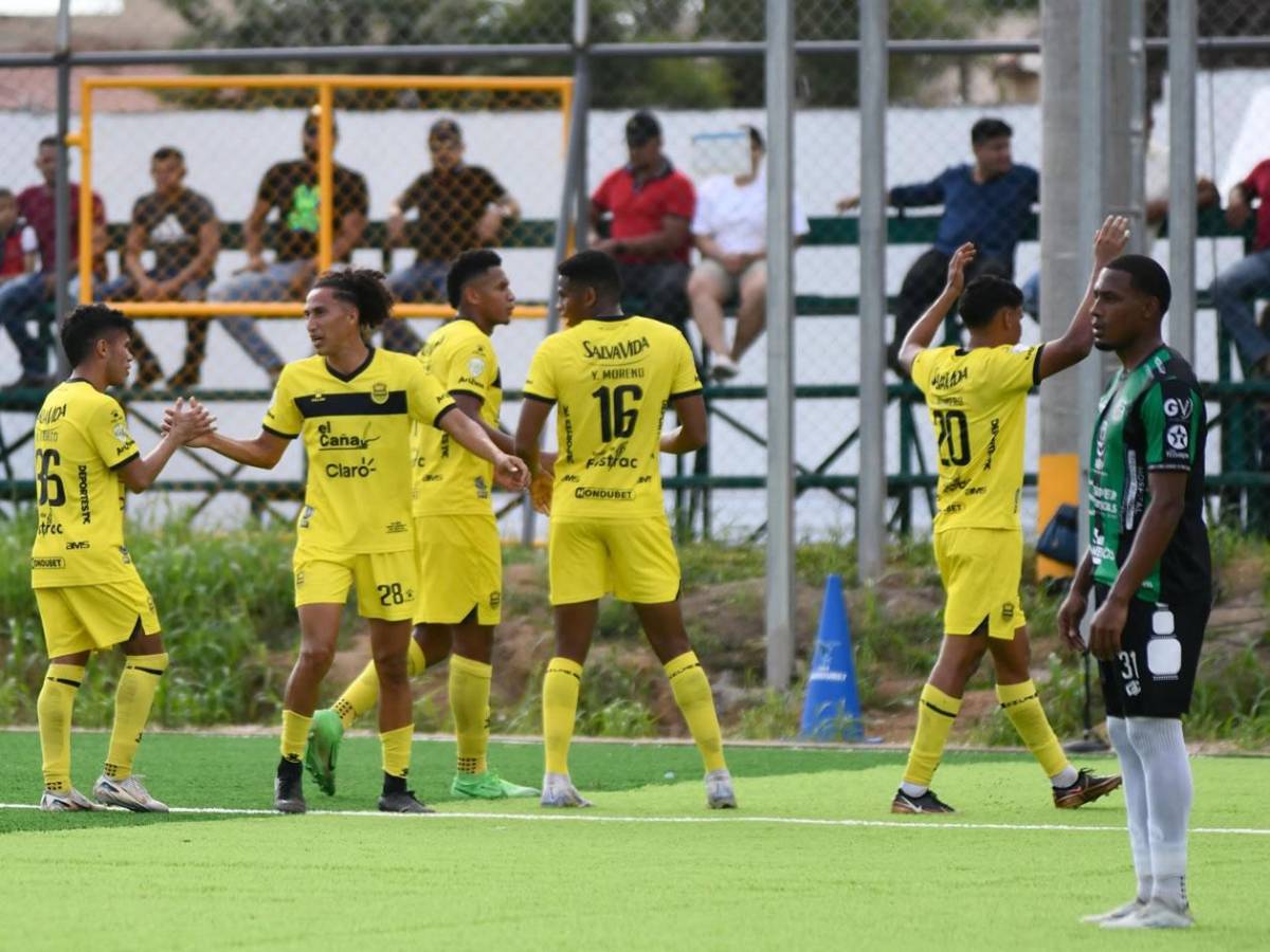 Real España celebra, Juticalpa cabizbajo, inesperado invasor y homenaje