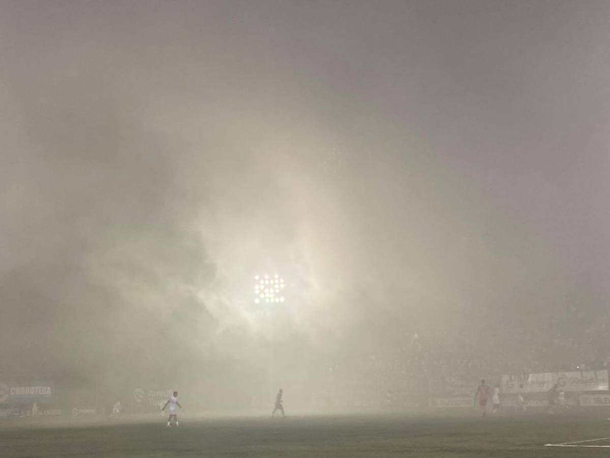 Olimpia y Real España festejan remontadas, jugador termina de portero, inundados y bellezas