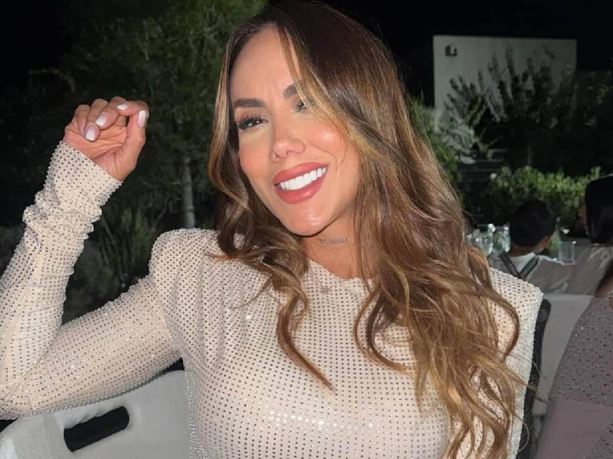 Bella novia de Arturo Vidal se convirtió en abuela y sorprende en redes