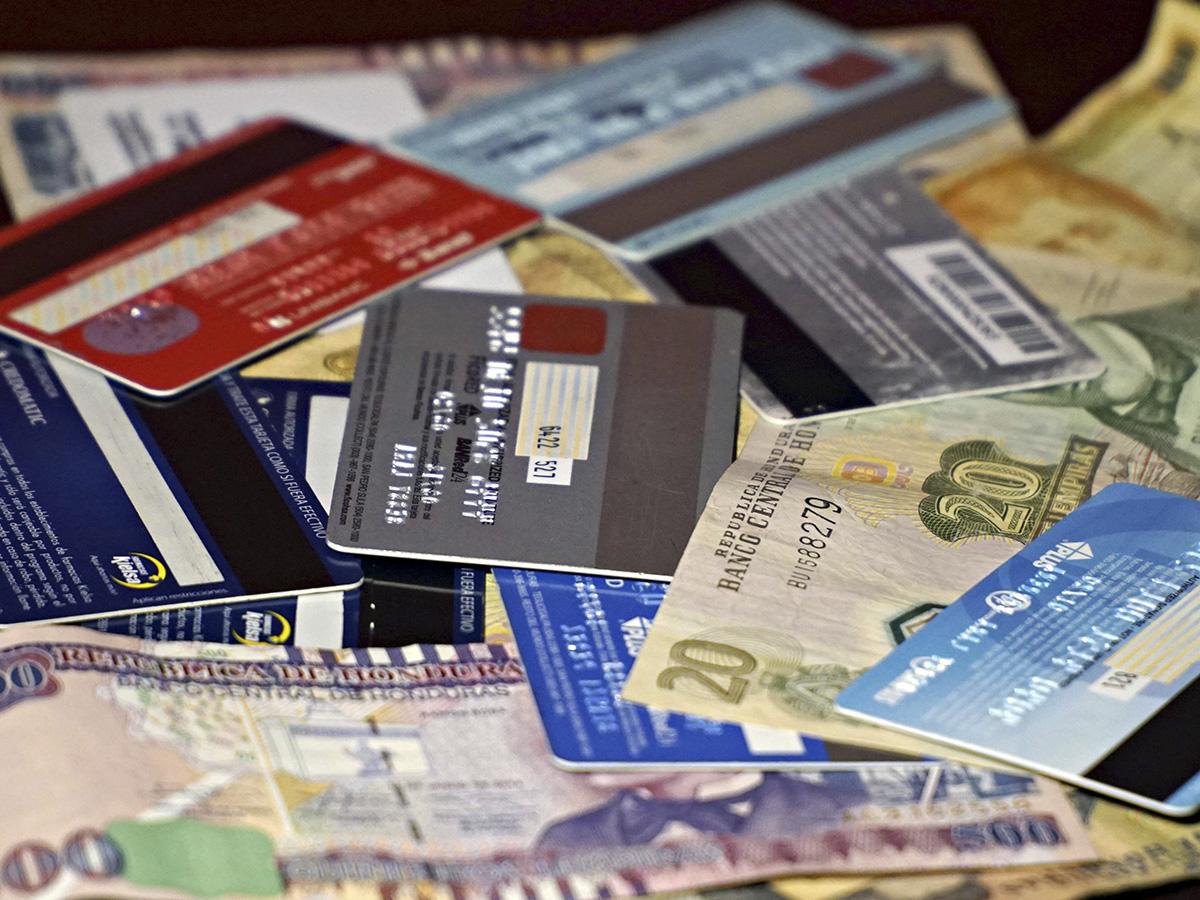 Más de 100 mil tarjetas de crédito se emitieron en 2023