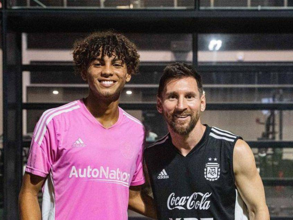 David Ruiz junto a Lionel Messi en un entreno de la Selección de Argentina en Miami.