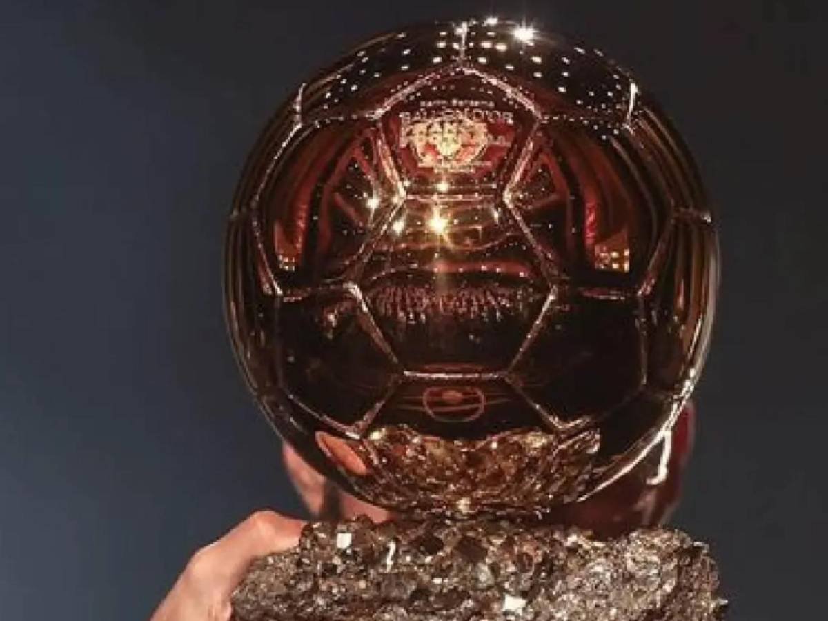 Balón de Oro 2026: Le informan a este futbolista que ha ganado el galardón y su club da guiño