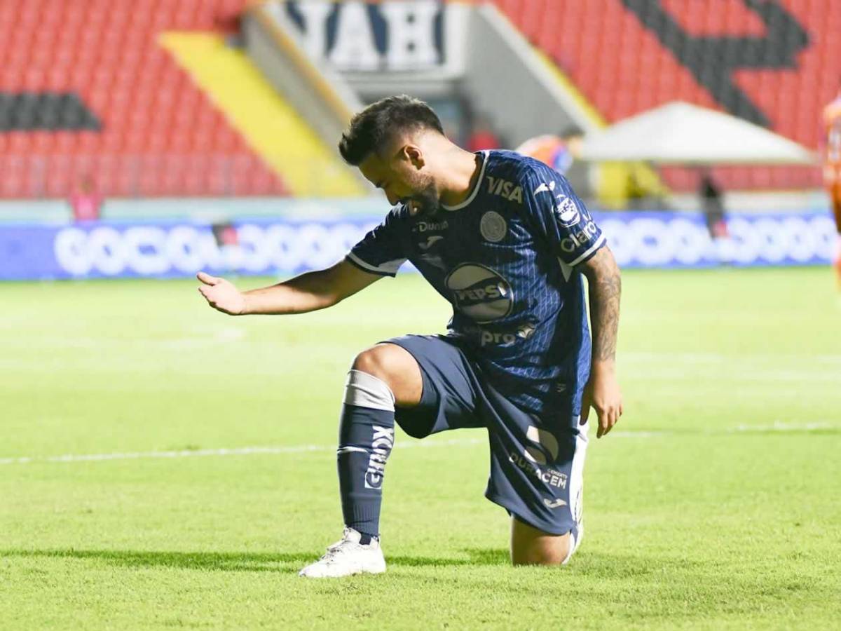 Real España de fiesta, dardo del 'Droopy' a Menjívar y bellas chicas en el Morazán