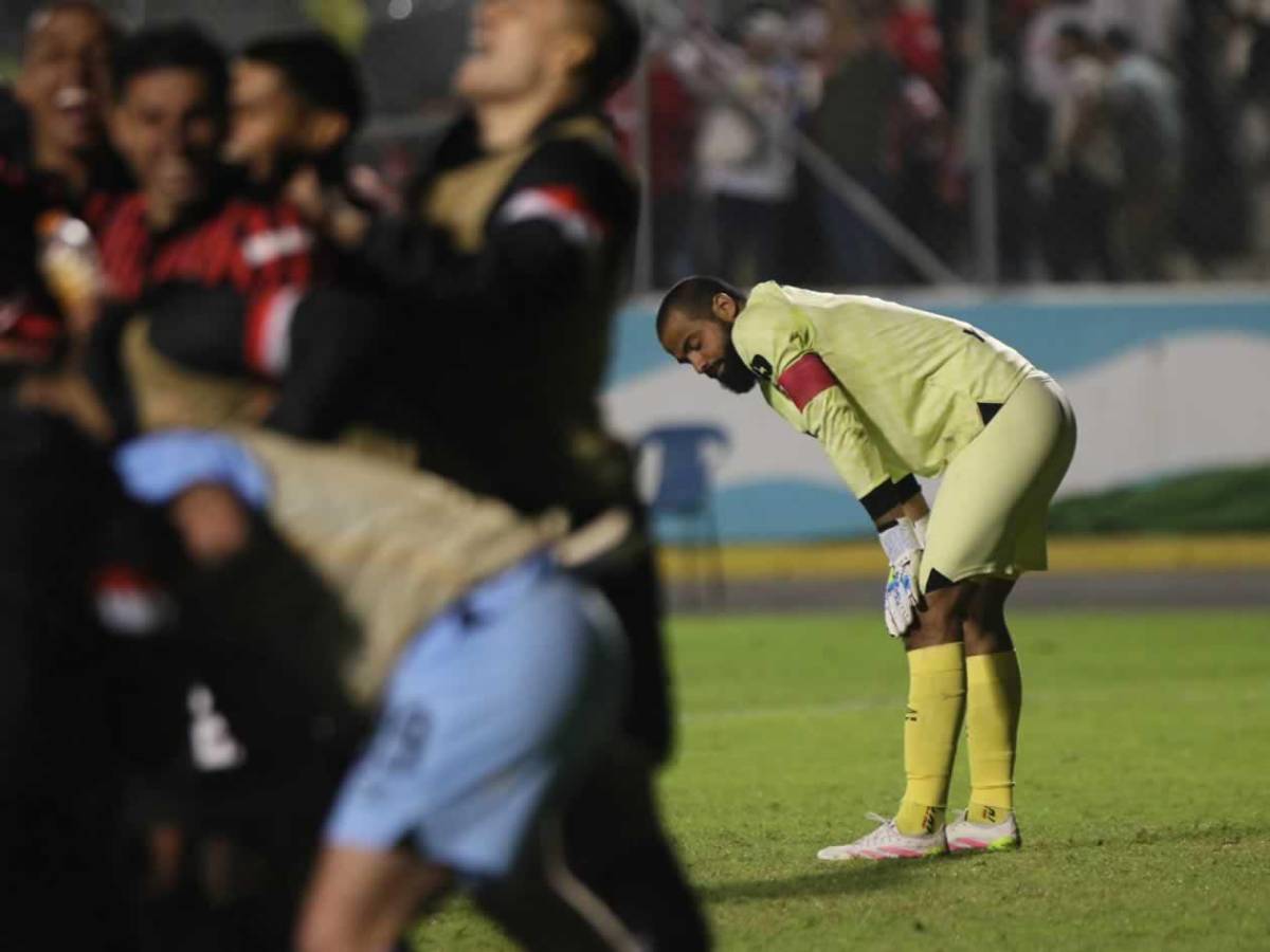 Olimpia llora la dolorosa eliminación, villanos en penales y Alajuelense festeja en el Nacional