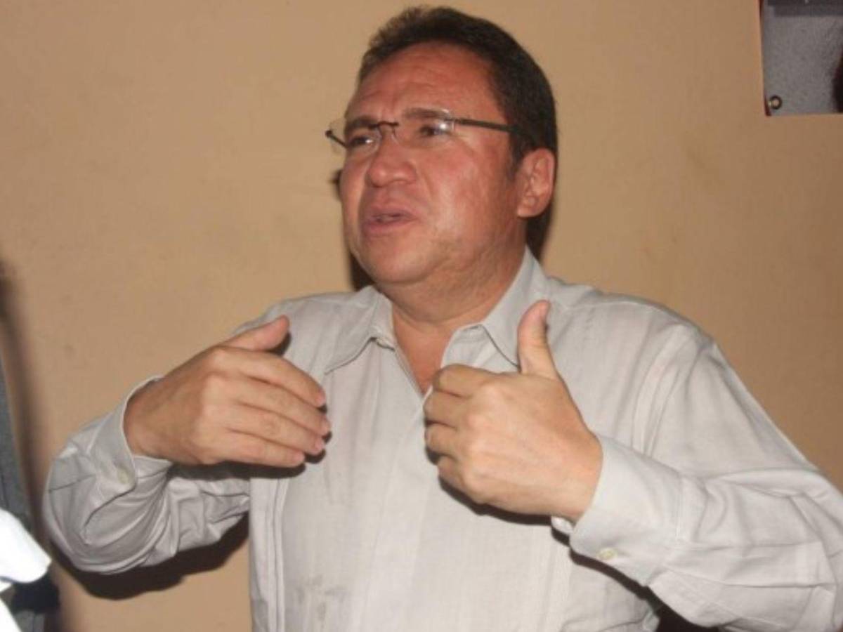 Romeo Vásquez vuelve a la carga con ataque a Enrique Flores Lanza: Te torciste