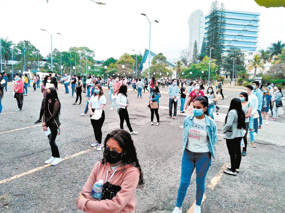 Más de 9,000 jóvenes pasaron las pruebas para ingresar a la Unah en 2024