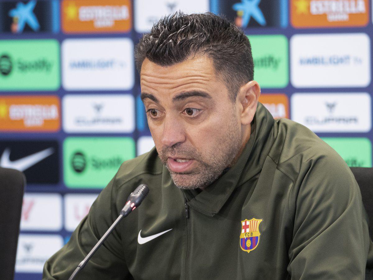 Xavi rompe el silencio y responde tras rumores que lo sacarán del Barcelona