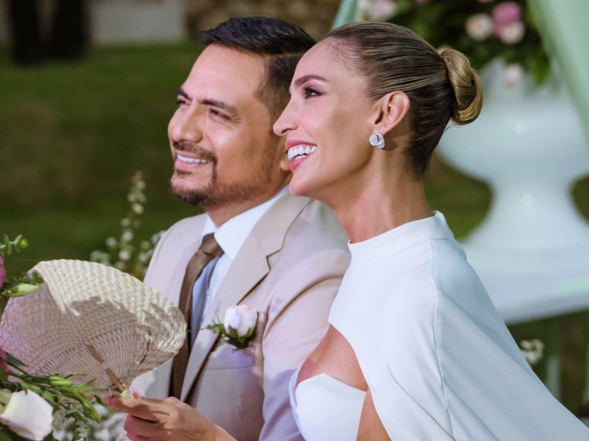 Cantante cristiana cantó gratis en boda de su pastor y terminó humillada