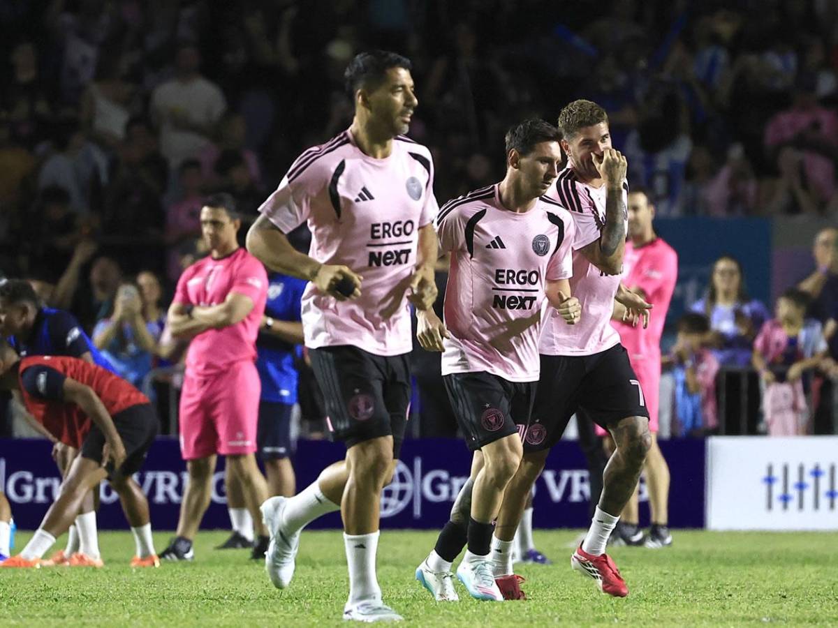 Messi causa locura en Puerto Rico y terrible caída: lo tiraron al suelo y vive insólito momento