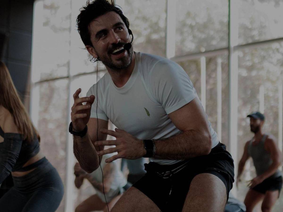 ¿Quién es el misterioso galán con el que posa Andrea Legarreta?