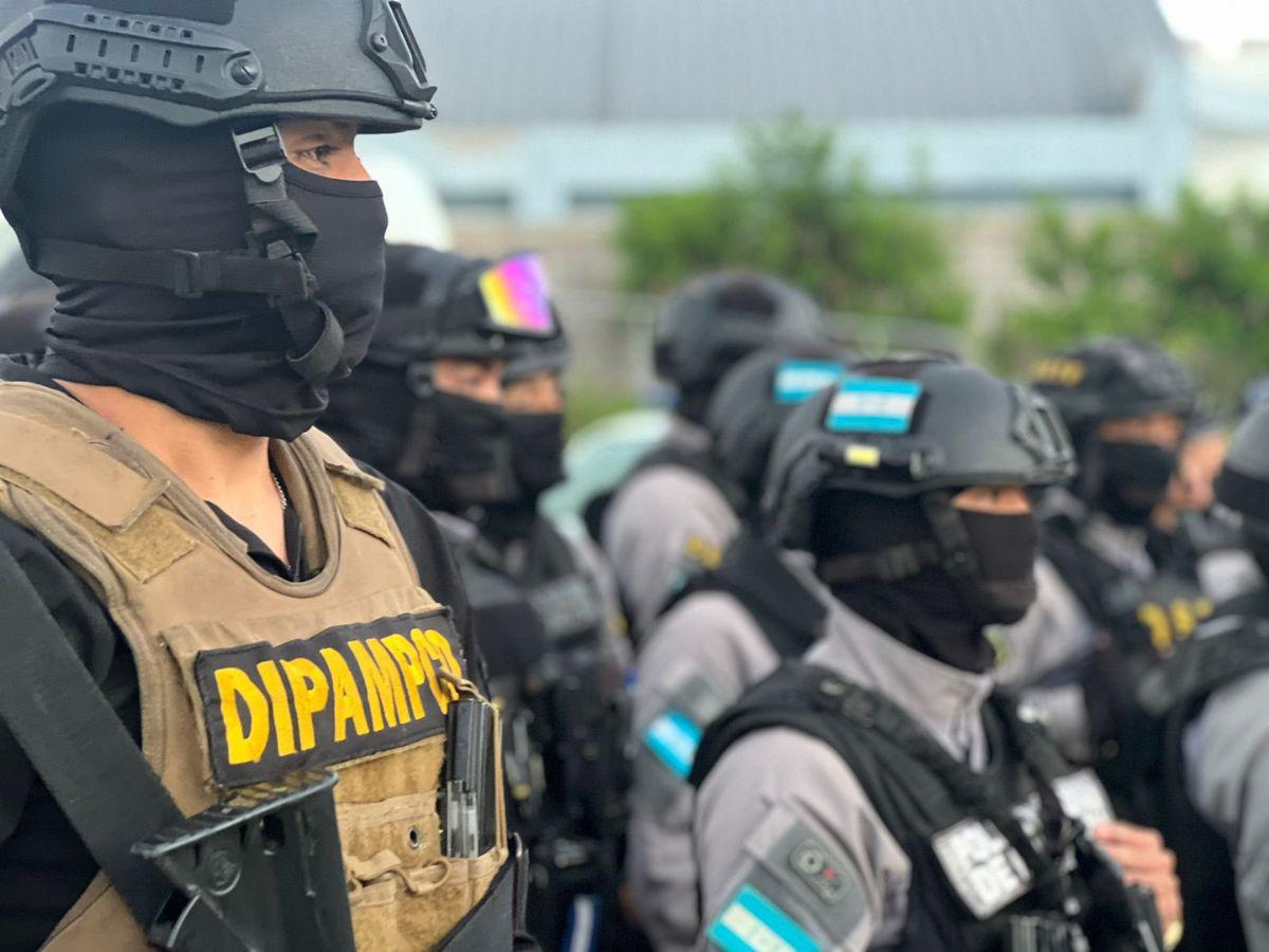 $!Las autoridades también informaron de la extensión del estado de excepción por 45 días más.