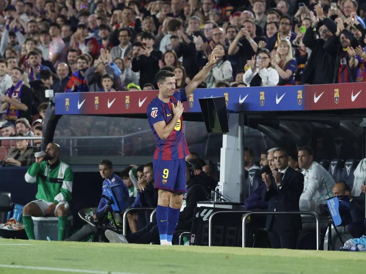 Lewandowski, adiós llorando al Camp Nou, emotiva imagen de su mujer y el MVP del Barcelona