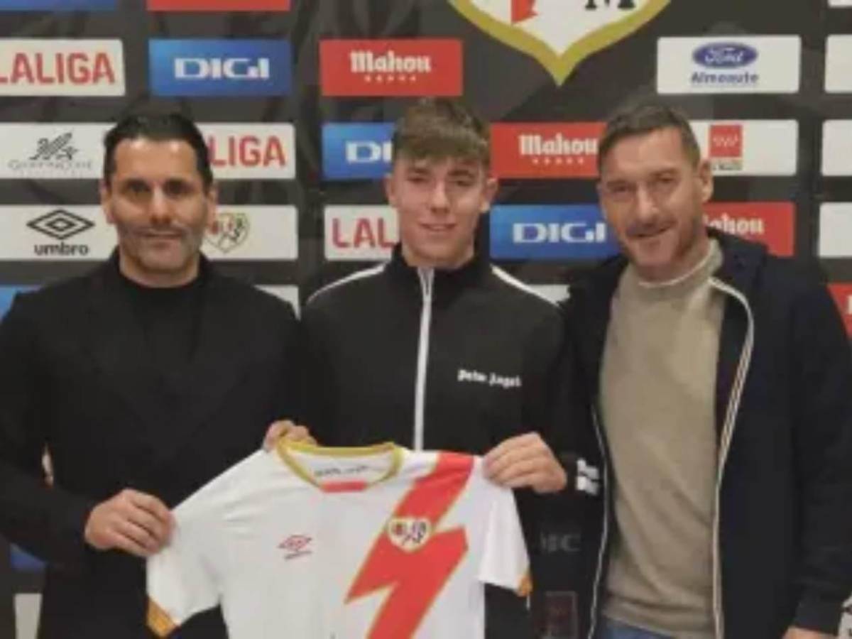 No soportó: Hijo de Francesco Totti se retira a los 19 años por doloroso motivo