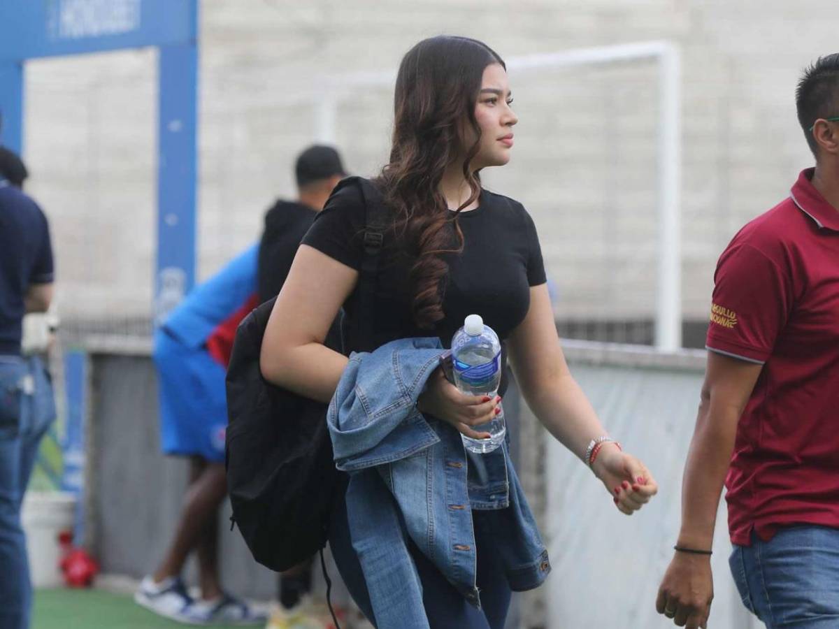 Ellas adornan el Olimpia vs Marathón: las bellas chicas del Nacional