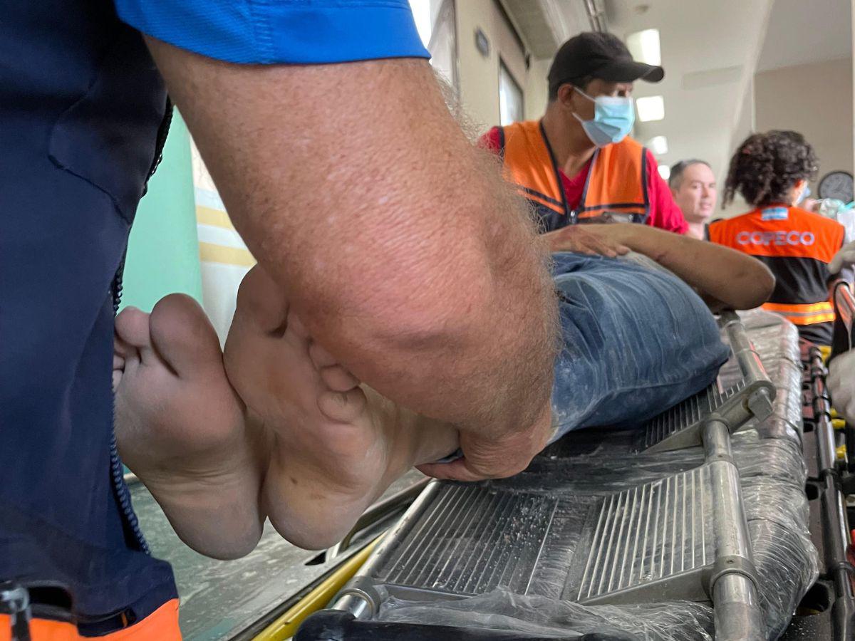Con un bebé en brazos: Ingresan al Hospital Escuela heridos tras accidente de volqueta