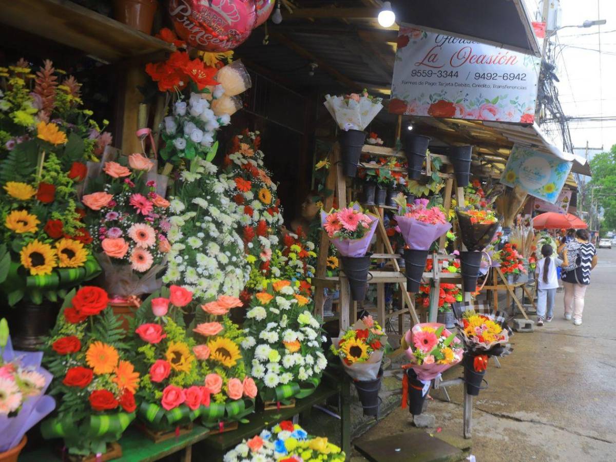 Entre colores y artesanías, así cobra vida y deja huella el mercado Guamilito