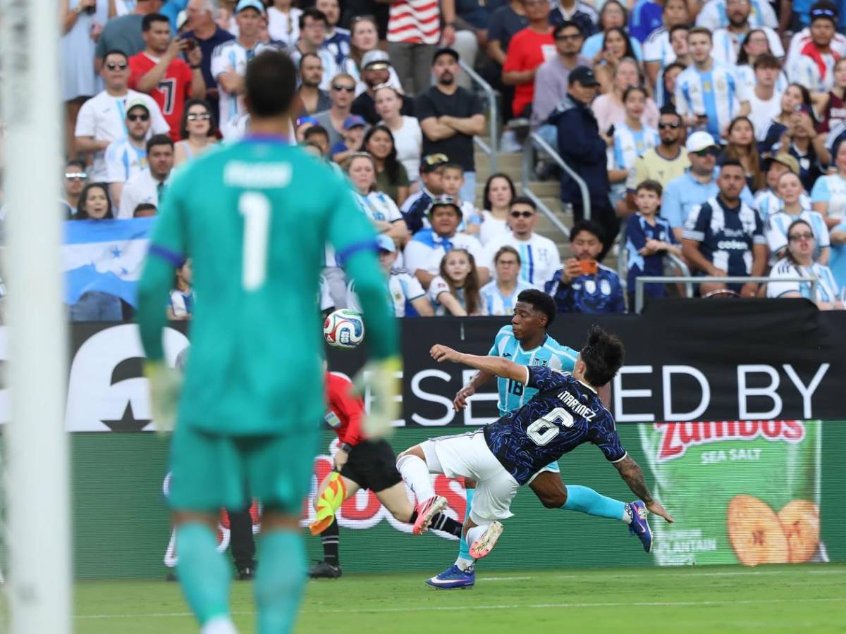 Messi sorprende tras el partido, ¿cambió camiseta? y abrazo histórico para Honduras