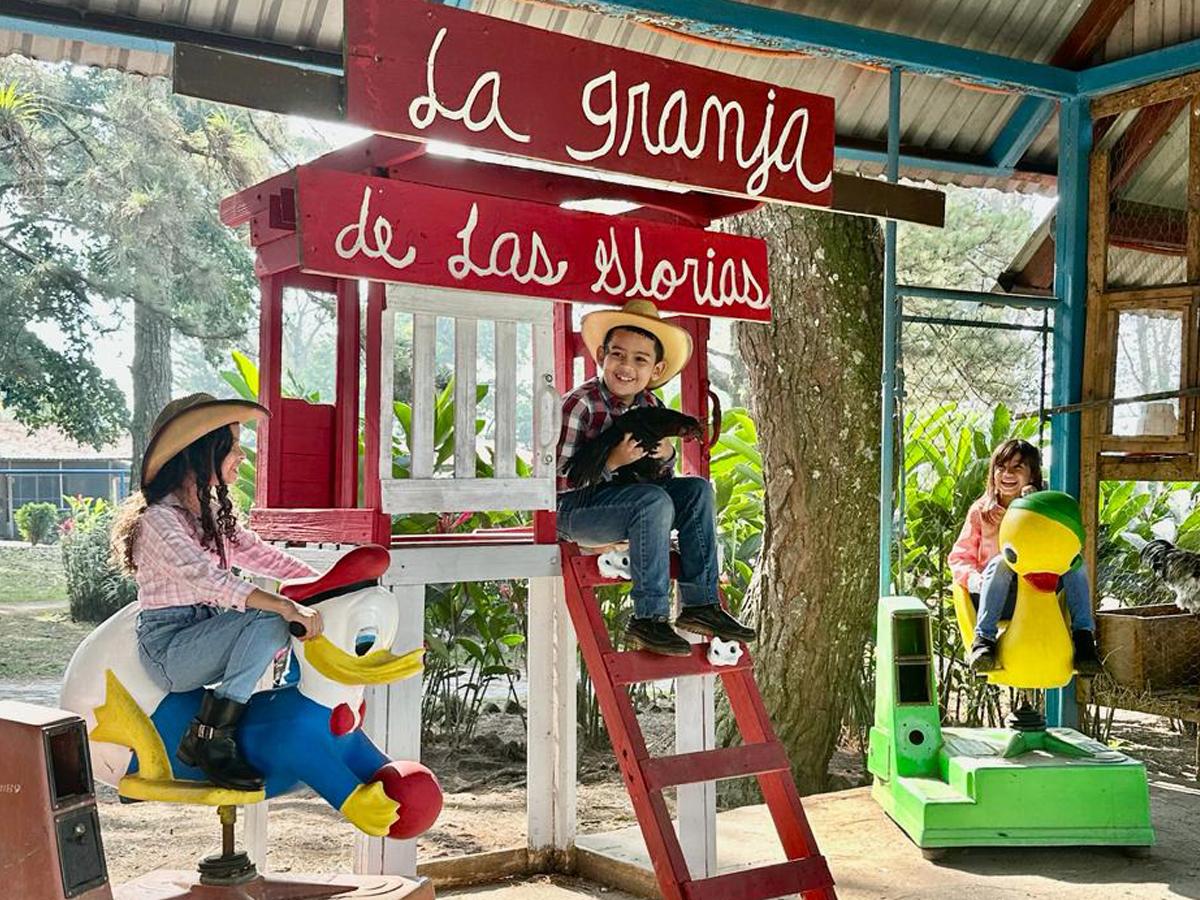 Disfrute de sus vacaciones en Fincas Las Glorias, rodeado de la belleza natural del Lago de Yojoa