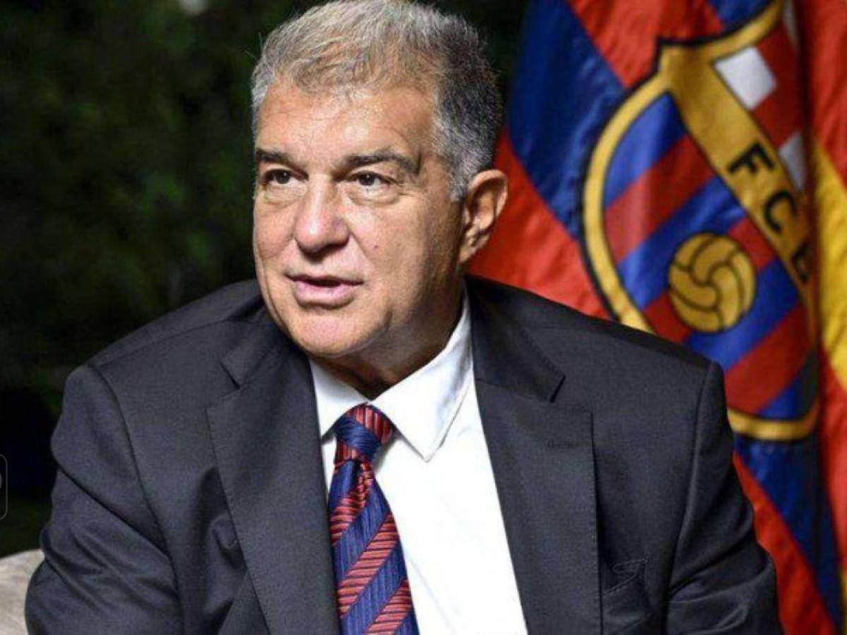 Hansi Flick descarta a tres jugadores del Barça y define el futuro de Marc Casadó​​​​​​