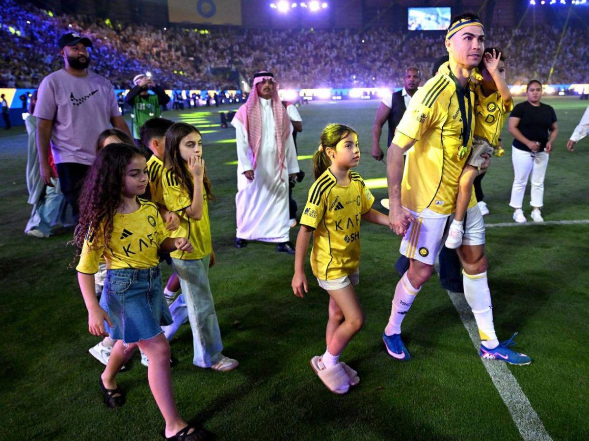 Cristiano campeón con Al Nassr: lágrimas del “Bicho”, imagen viral y celebración