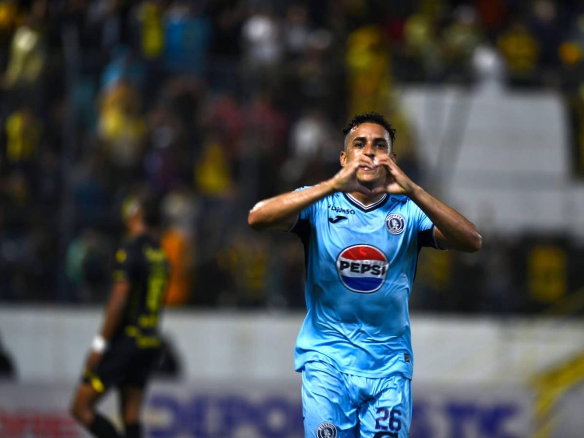 Dennis Meléndez se encargó de abrir el marcador en la semifinal Real España vs Motagua.