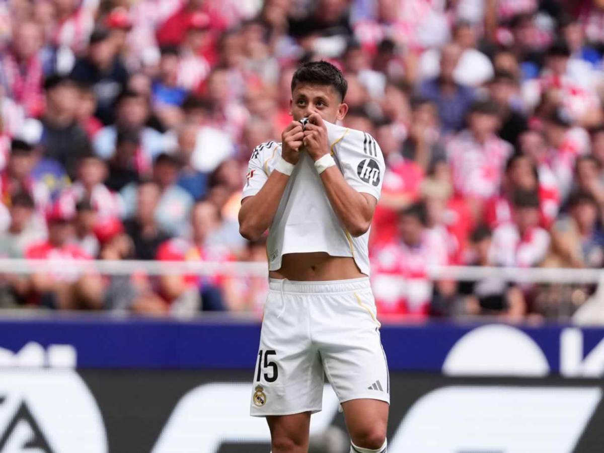 Vinicius con feo gesto, dolor del Real Madrid y llanto de Simeone en triunfo del Atlético