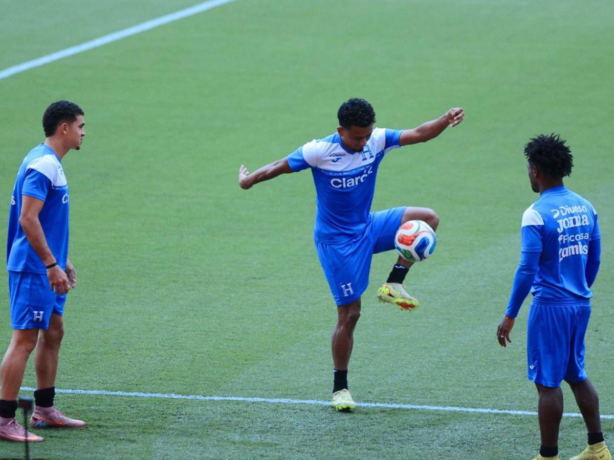 Honduras con buena noticia ante Costa Rica, ¿quién es la famosa chica de negro?