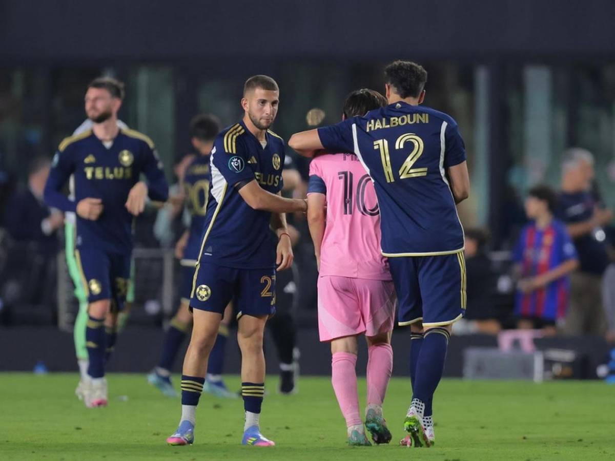 Messi, irreconocible: bronca con rival y enfado de Suárez con Saíd Martínez