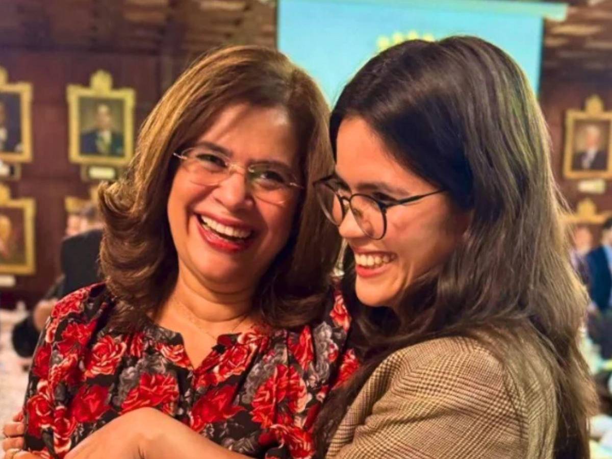 Hija de Rixi Moncada responde a críticas y explica por qué estudió en Oxford