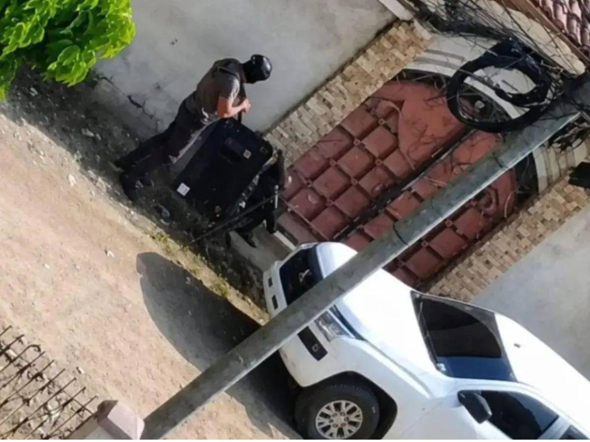 El hombre de la moto: el momento que cambió toda la operación en Corinto