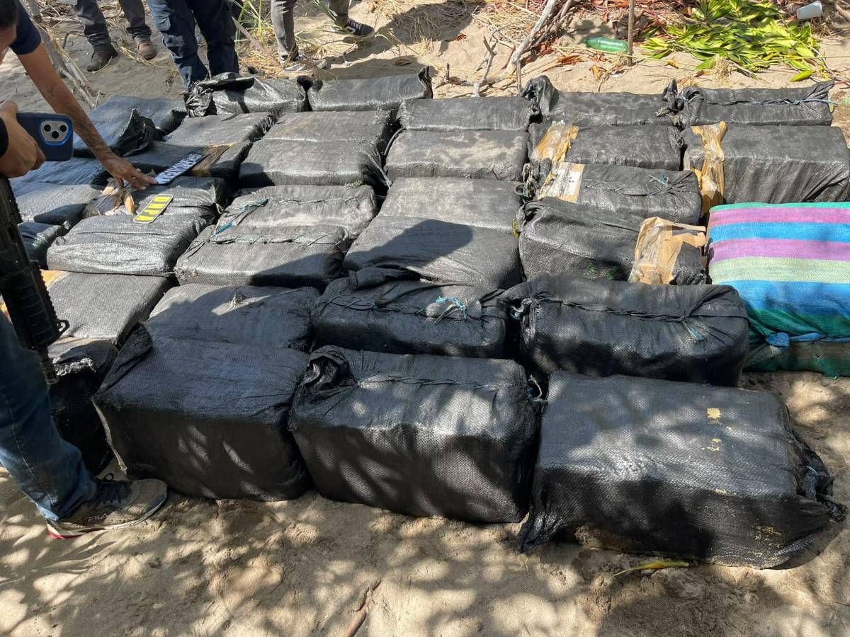 Hallan 800 kilos más de droga en manglares de Choluteca; decomisos superan los L300 millones