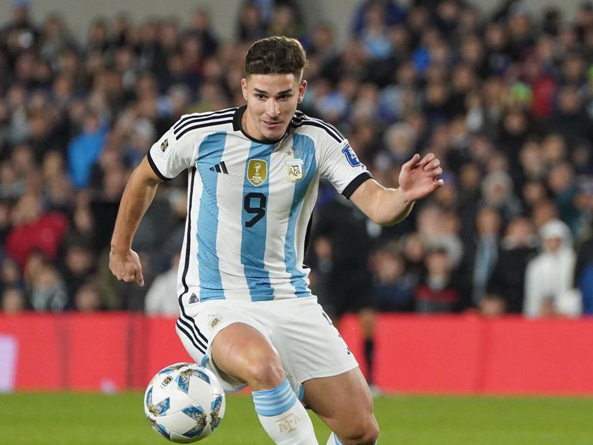 Julián Álvarez fue campeón del mundo con Argentina en Qatar.