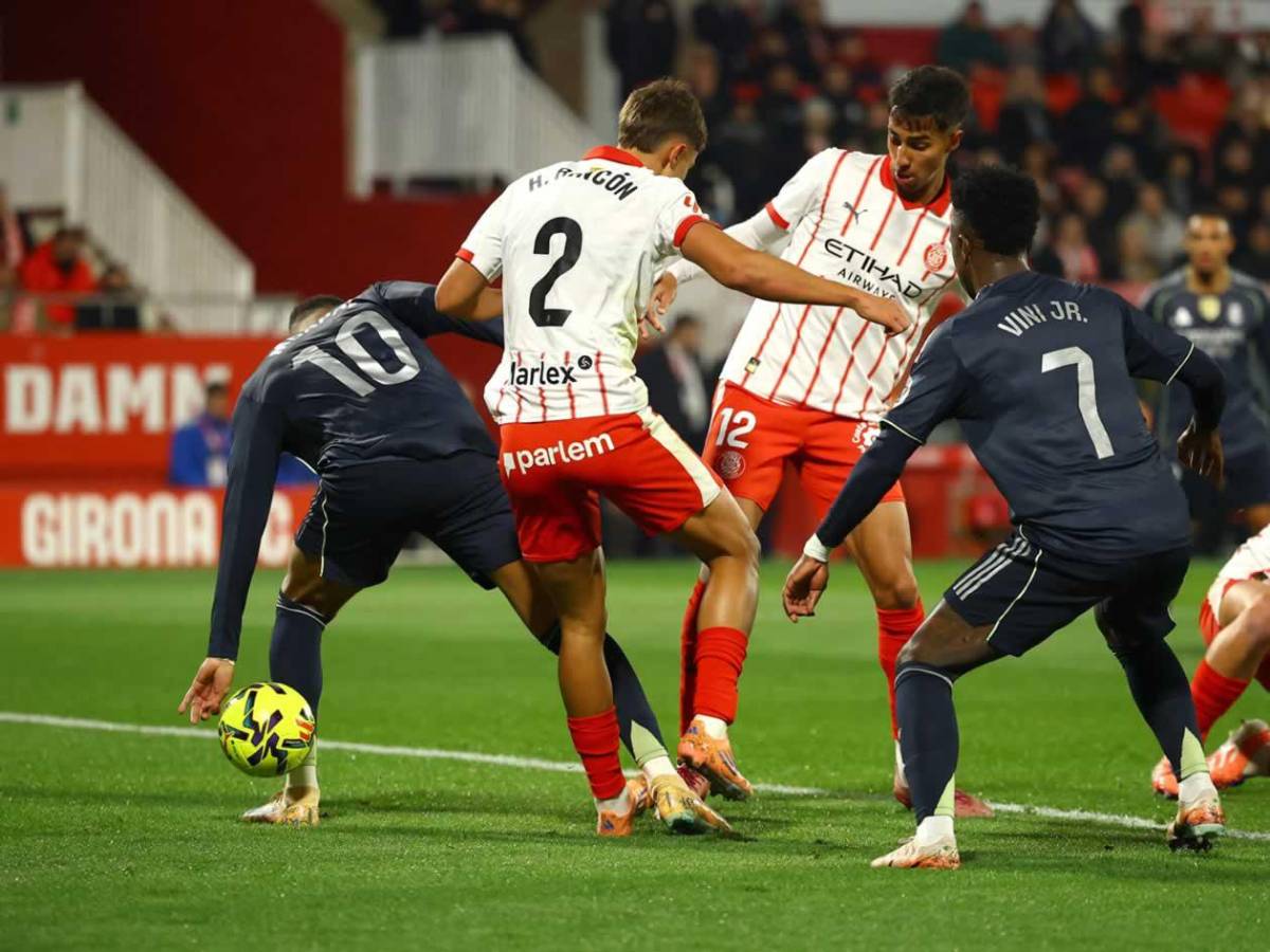 Sufrimiento del Real Madrid en Girona, enganchón de Mbappé y burla a Vinicius