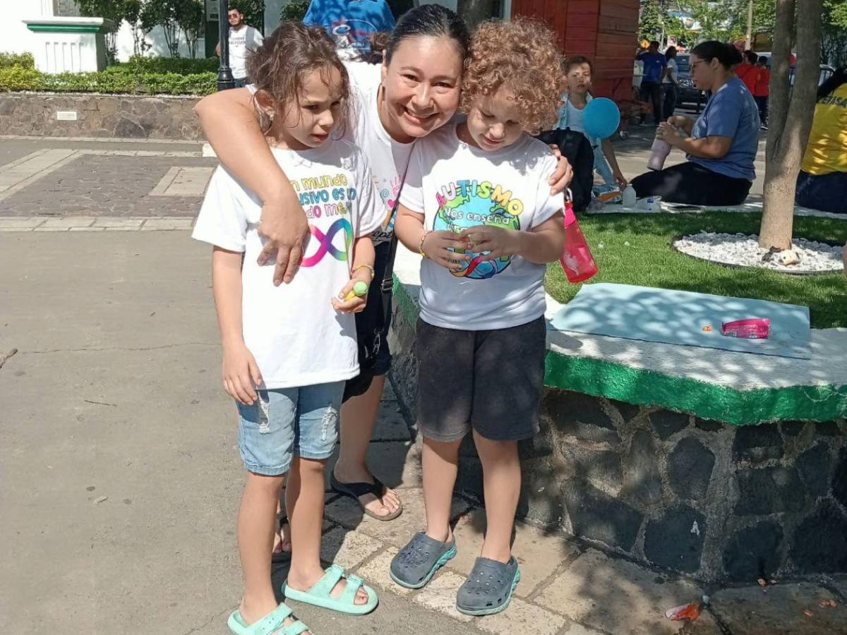 Día del Autismo: caminan juntos por una sociedad que abrace las diferencias