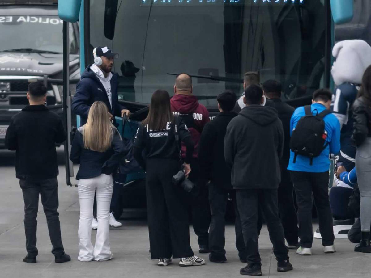 Sergio Ramos debutó con Monterrey: causa locura y casi hace un golazo